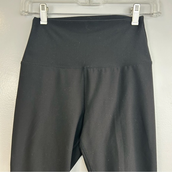 Peleton Black Pixel Logo Leggings Size Small - Picture 3 of 7